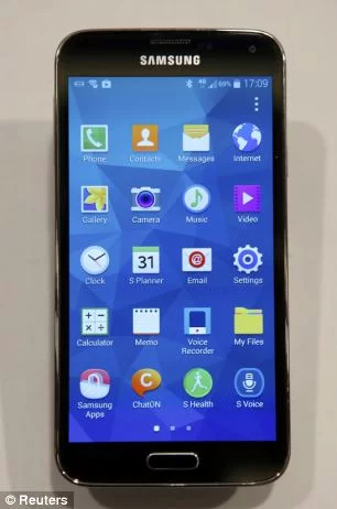 article-2565033-1BCBBD2300000578-955_306x462[1]