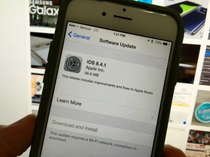 طريقه تحميل iOS 8.4.1 للايفون والايباد